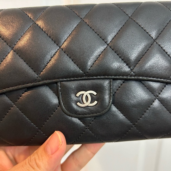 Chanel long flap wallet lambskin matelasse - Picture 8 of 16